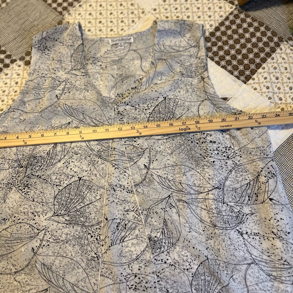 NorthStyle Gray and White Tank Top Blouse